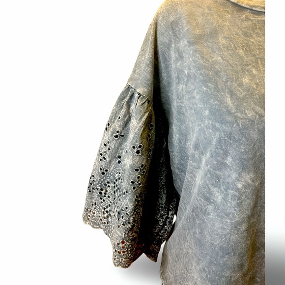 Gimmicks Blouse Acid Wash Drop Shoulder Top Grey Small NWT - Picture 4 of 6